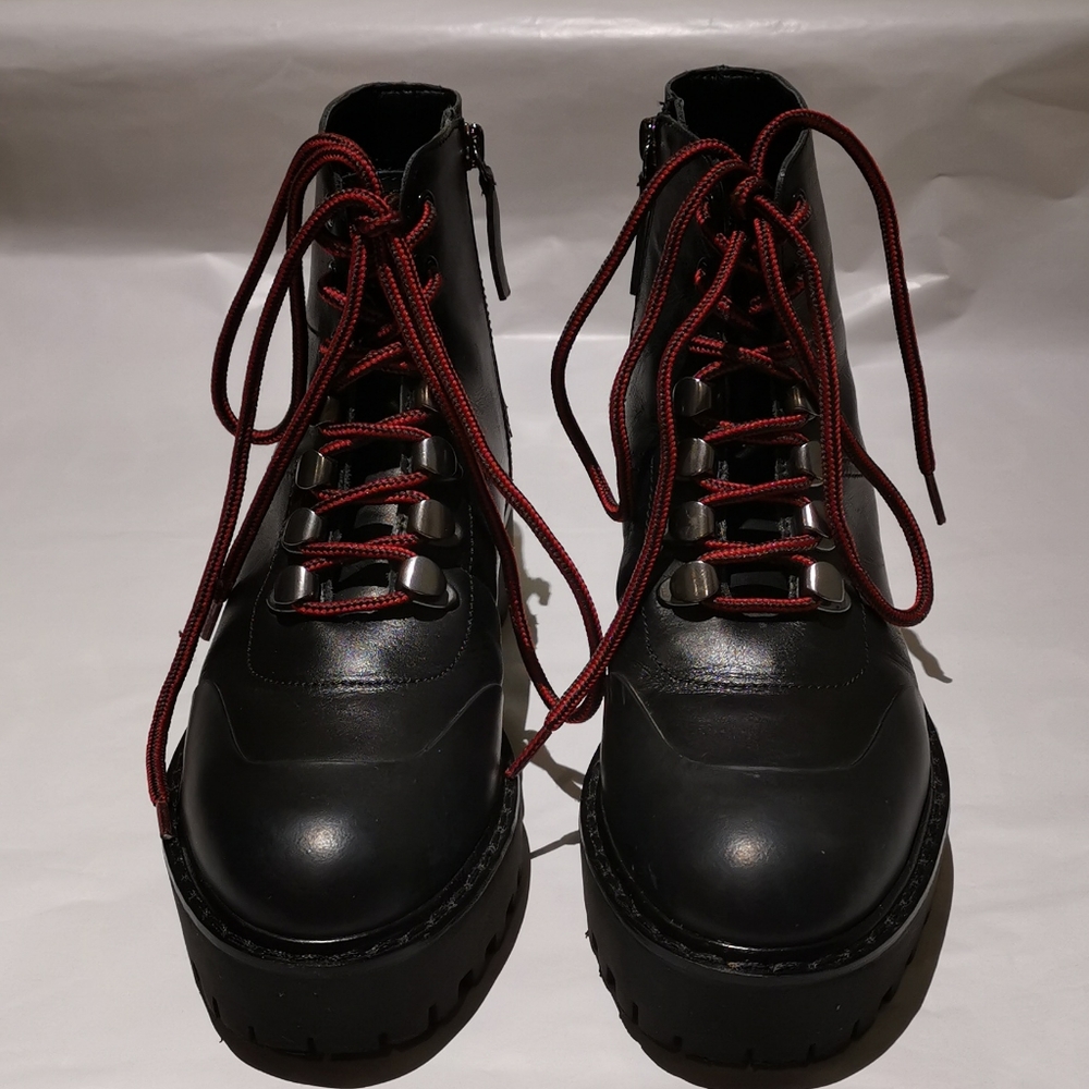 Shoes - Picture 1 of 4